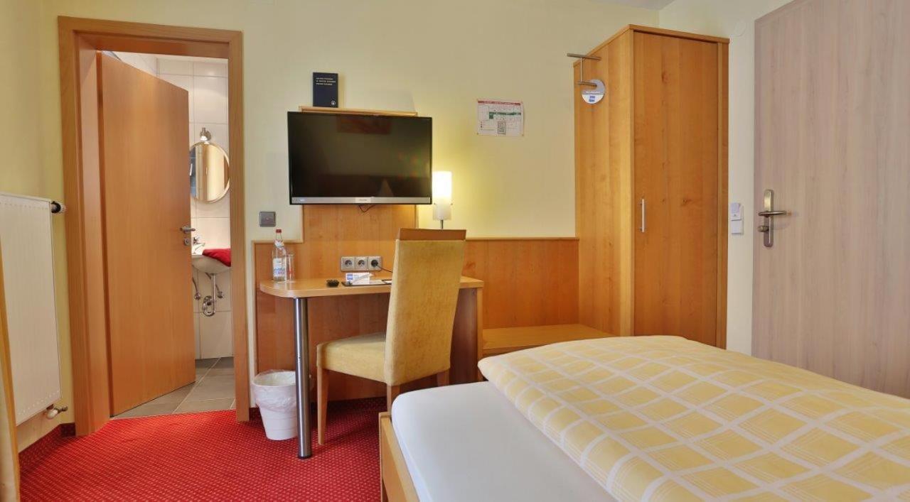 Hotel KRONE Deckenpfronn Buitenkant foto