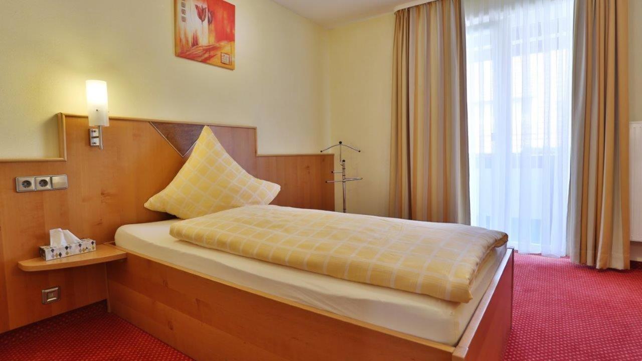 Hotel KRONE Deckenpfronn Buitenkant foto
