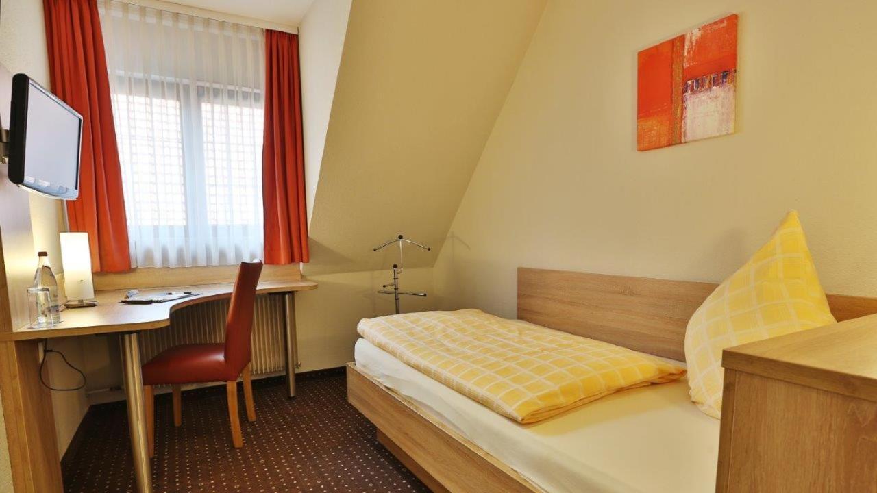 Hotel KRONE Deckenpfronn Buitenkant foto