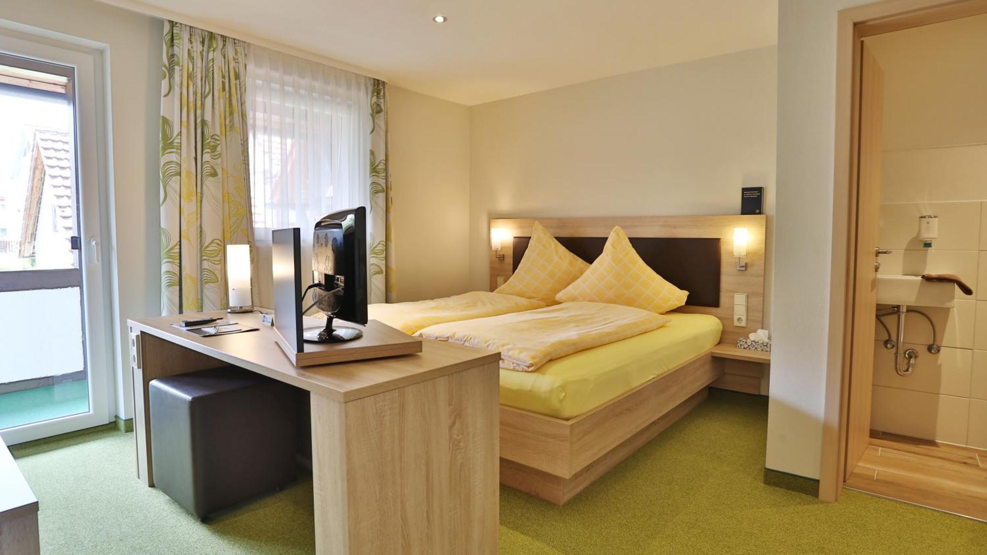 Hotel KRONE Deckenpfronn Buitenkant foto