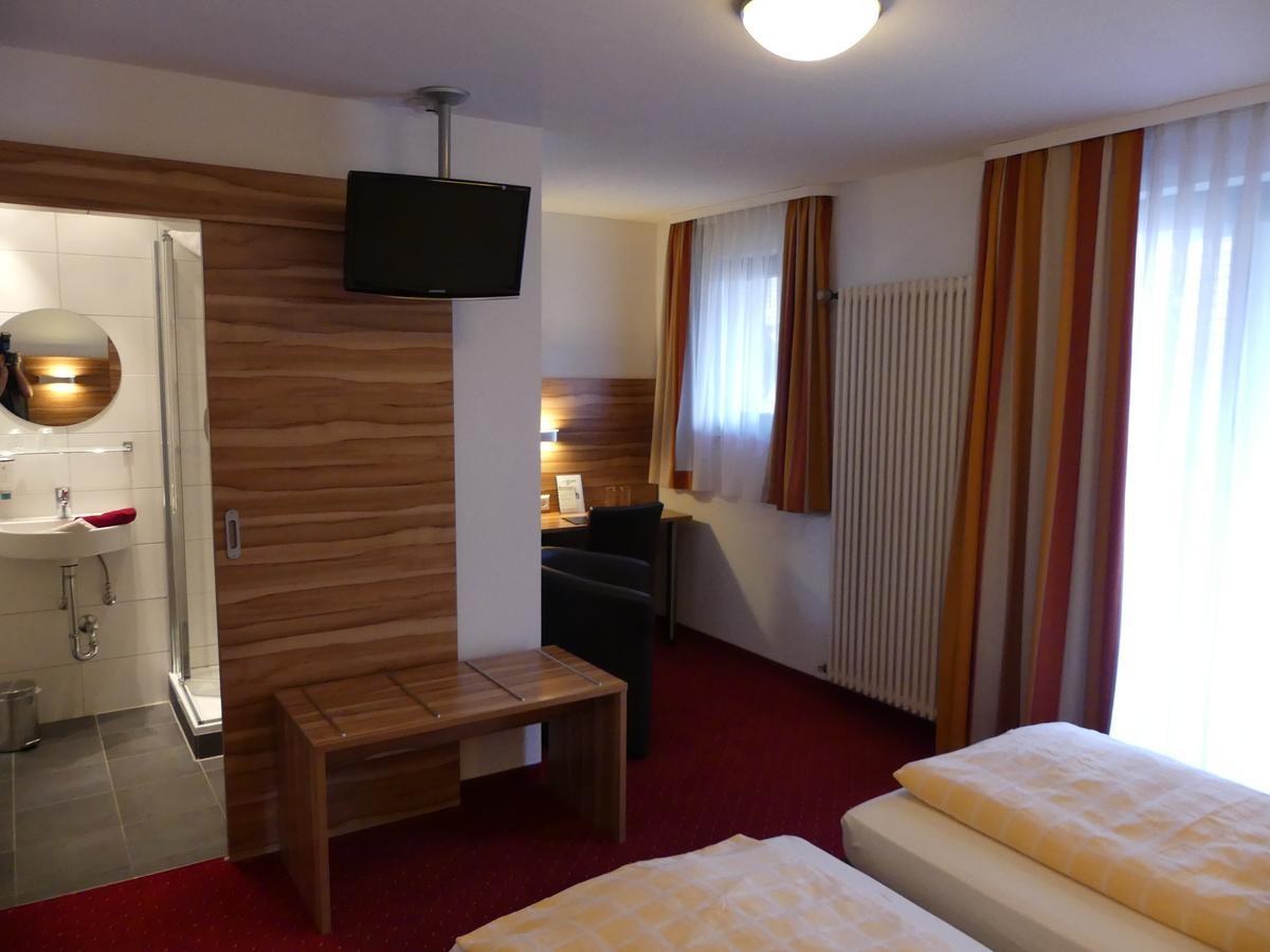 Hotel KRONE Deckenpfronn Buitenkant foto