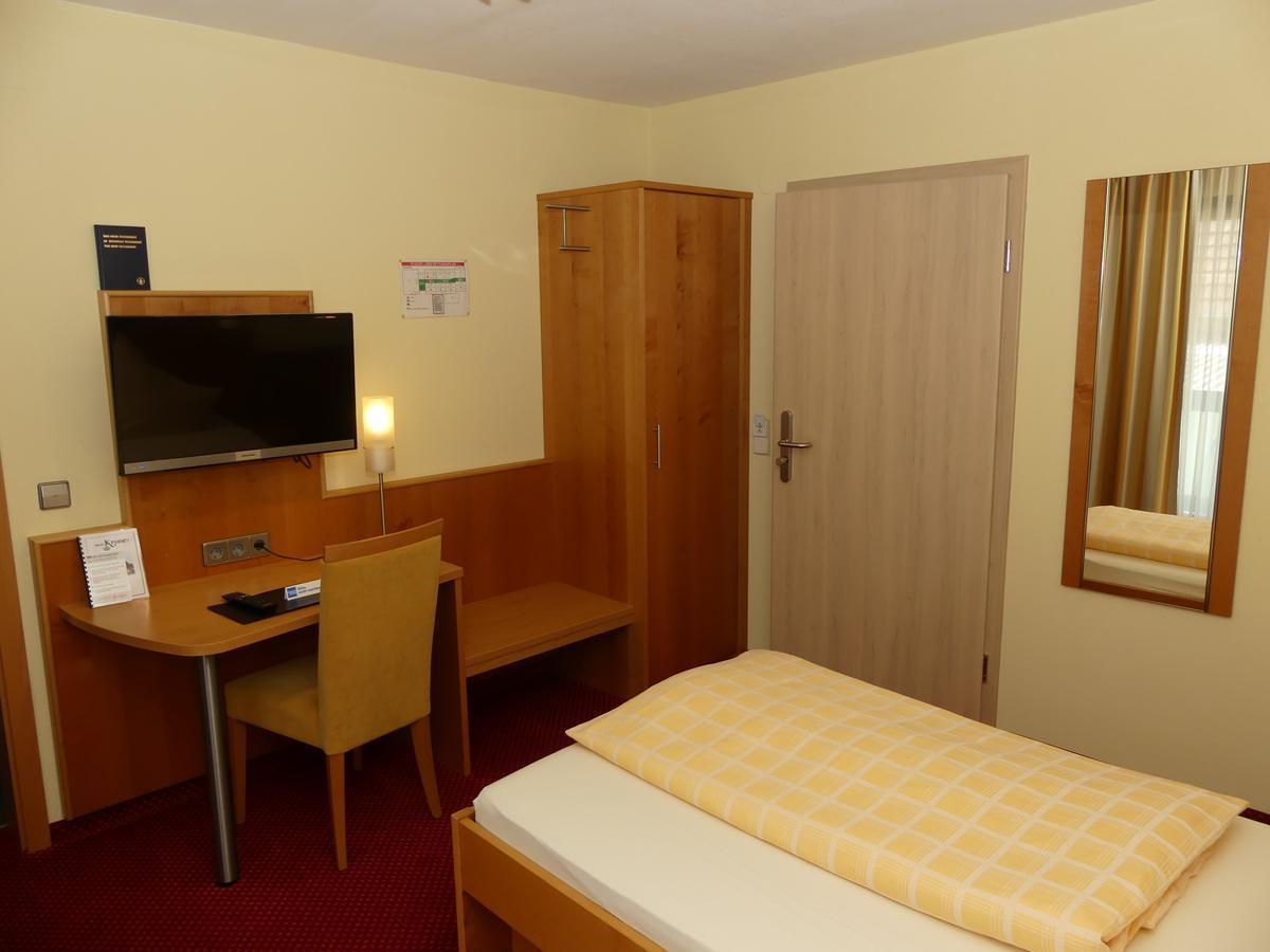 Hotel KRONE Deckenpfronn Buitenkant foto