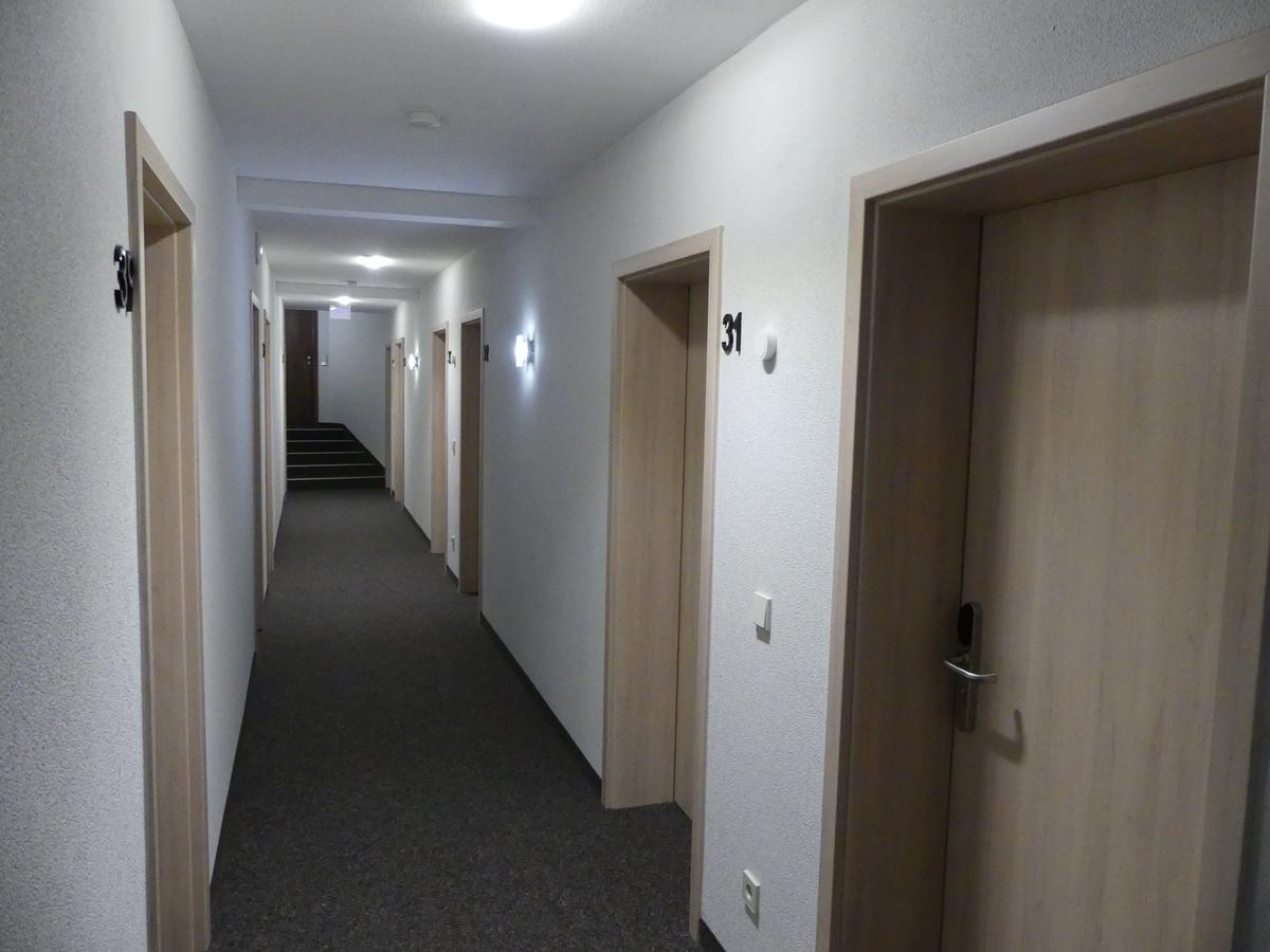 Hotel KRONE Deckenpfronn Buitenkant foto
