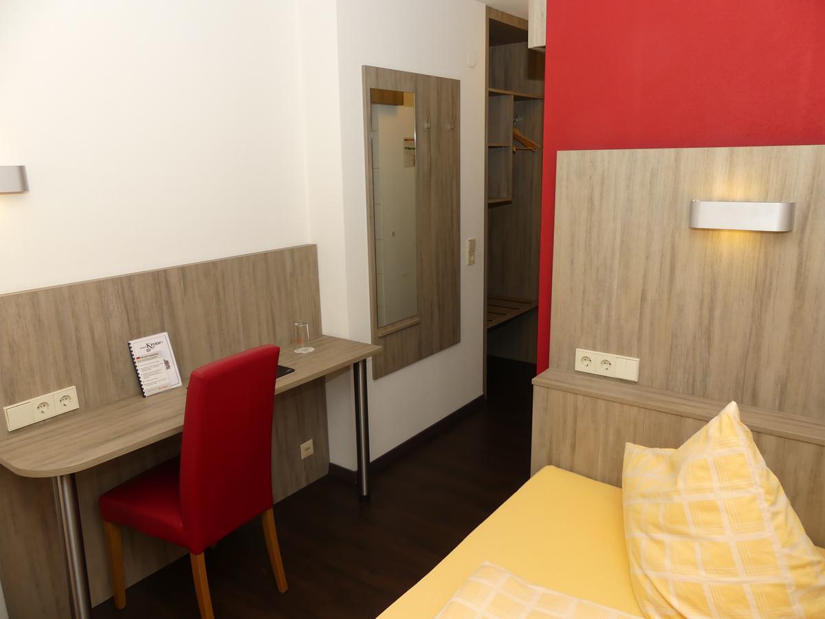 Hotel KRONE Deckenpfronn Buitenkant foto