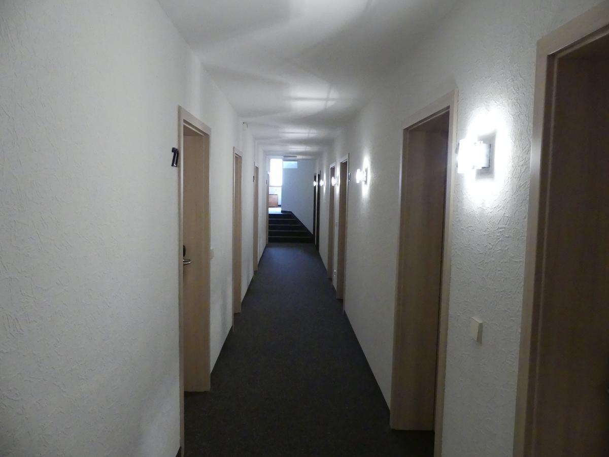 Hotel KRONE Deckenpfronn Buitenkant foto