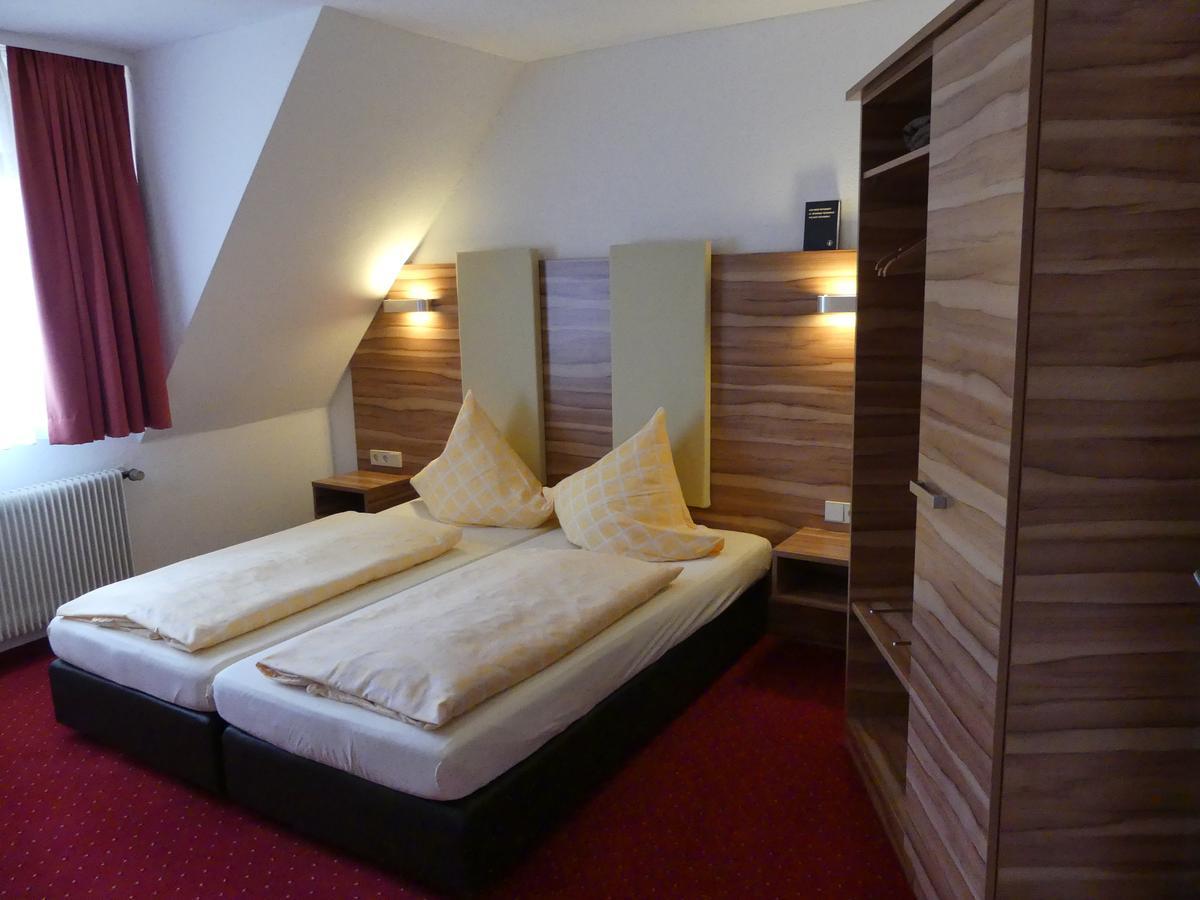 Hotel KRONE Deckenpfronn Buitenkant foto
