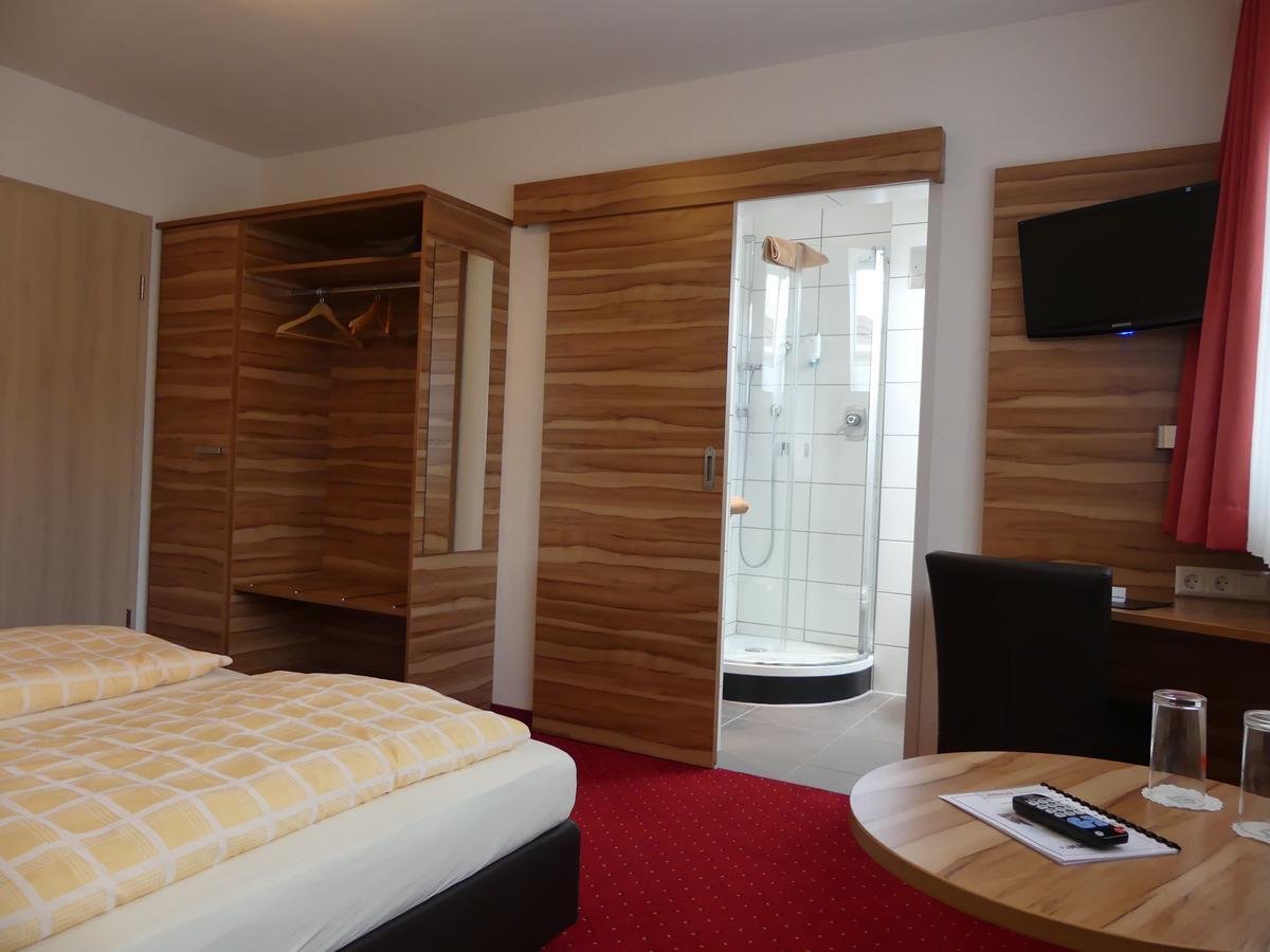 Hotel KRONE Deckenpfronn Buitenkant foto