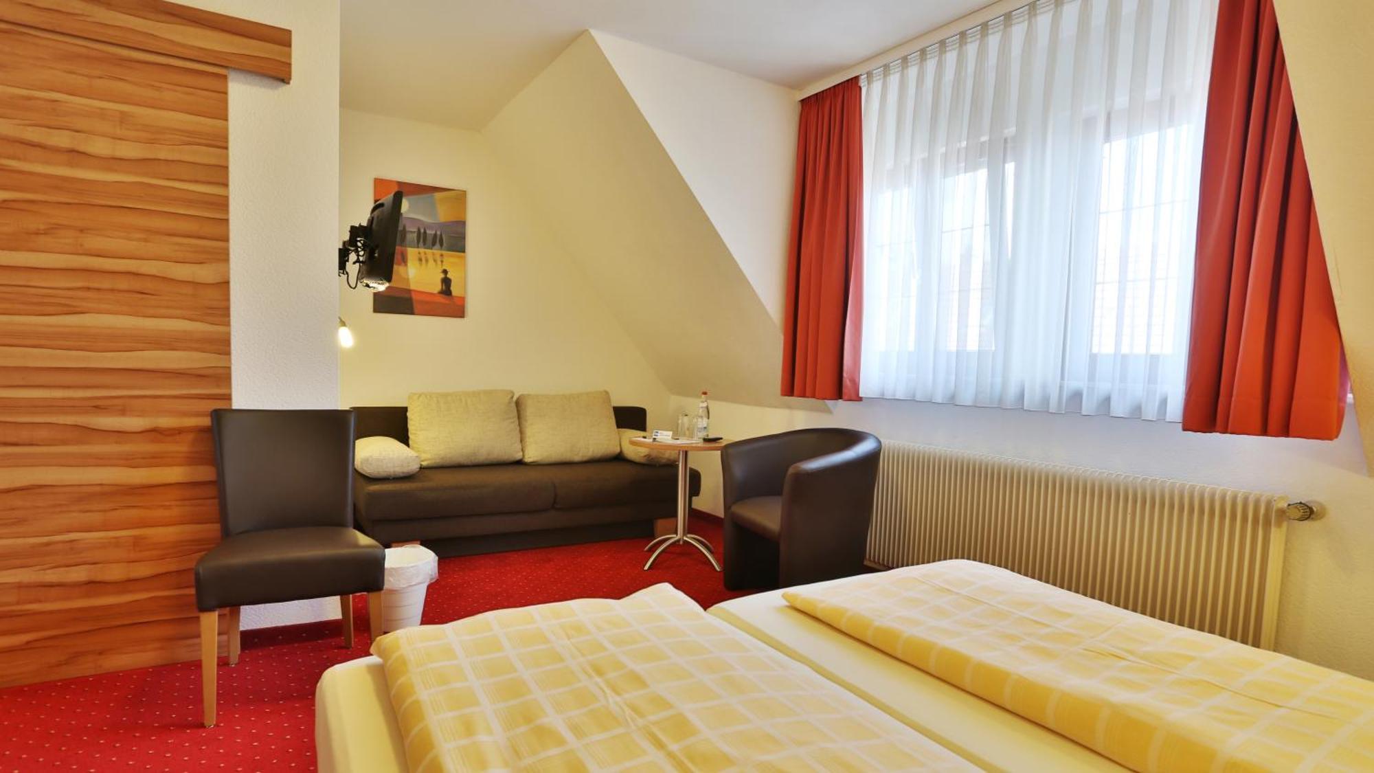 Hotel KRONE Deckenpfronn Buitenkant foto