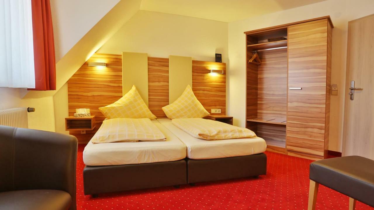 Hotel KRONE Deckenpfronn Buitenkant foto