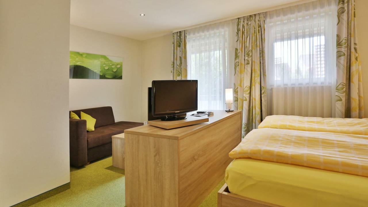 Hotel KRONE Deckenpfronn Buitenkant foto